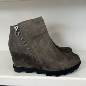 Sorel Joan of Arctic Women's Bootie Boot, Size 7 Gray